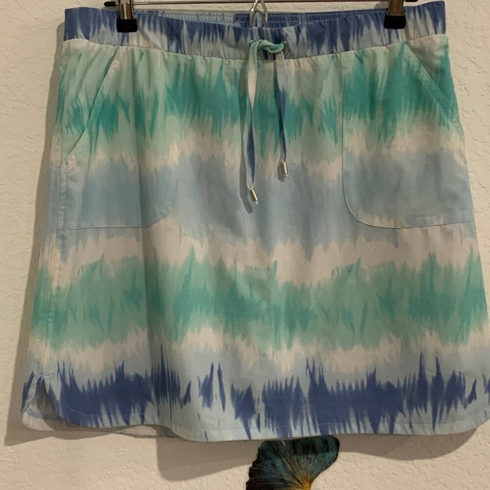 Chico's Zenergy Active Tie Dye Skort - Picture 4 of 8